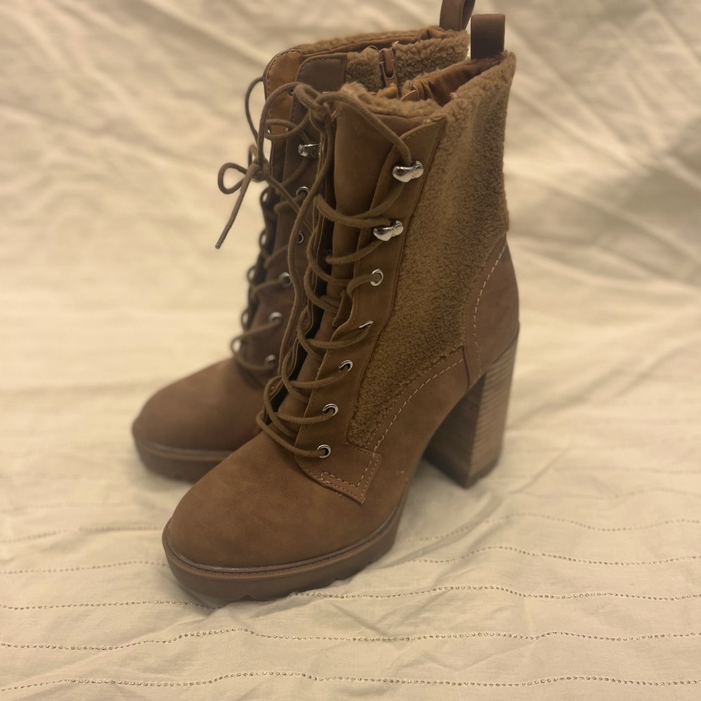 Dolce Vita Dixy Faux Shearling Trim Heel Platform Boots Size 9